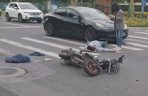 22c41cfe4c0601e9dd3aa6be4a4858c4.gif