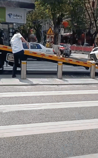 2e3fbcc599399d383c2a44c12e715960.gif