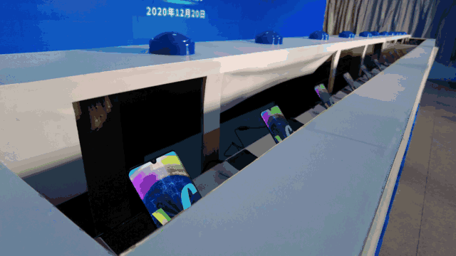 7a652b46051fc28fcb1e1fb615c41272.gif