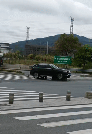 26a11add403b96cd3a3633db94ead43a.gif