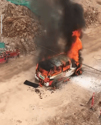03e72052ea9cfd39609efe065c2fcbc0.gif