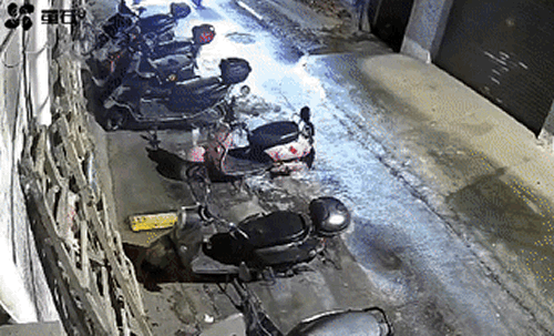 f64ad541bd87631692974a3eba286b18.gif