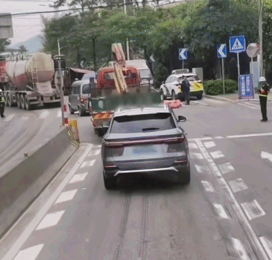 25990b749e310943c62f5bbb3741dc88.gif