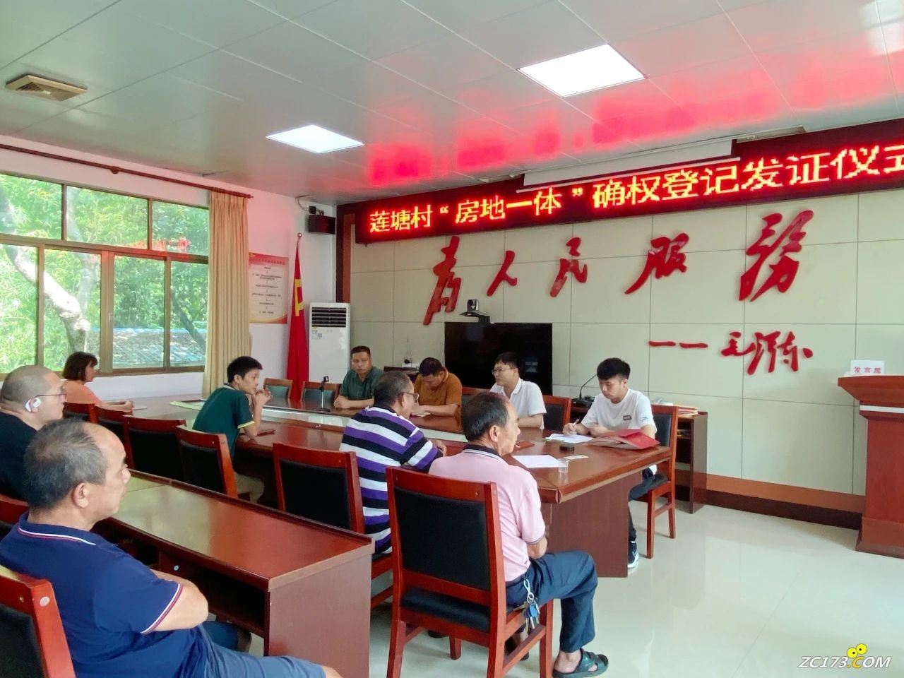 52c225e0632a9924e39c15d4f0adc737.jpg