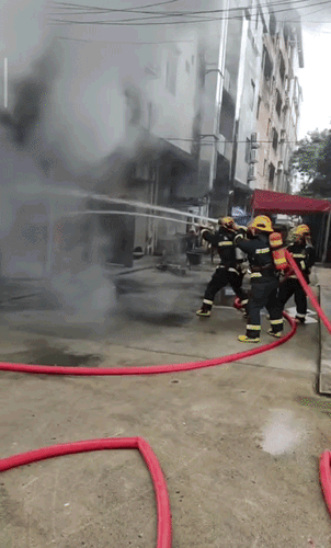 5886577a12c19c940c9764840a1fa1c8.gif