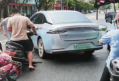 268d4024b4ac773e0d4ab9a14aa8eb0a.gif
