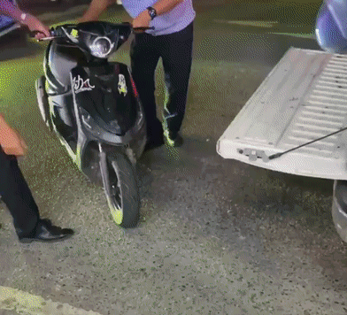 e08a53c52e6d7bfd6ab62269c3ced071.gif