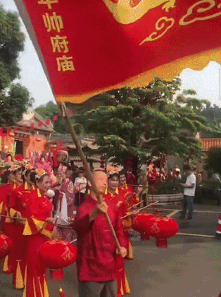 bf4b07bbc48596d59e47864ccc18a32f.gif