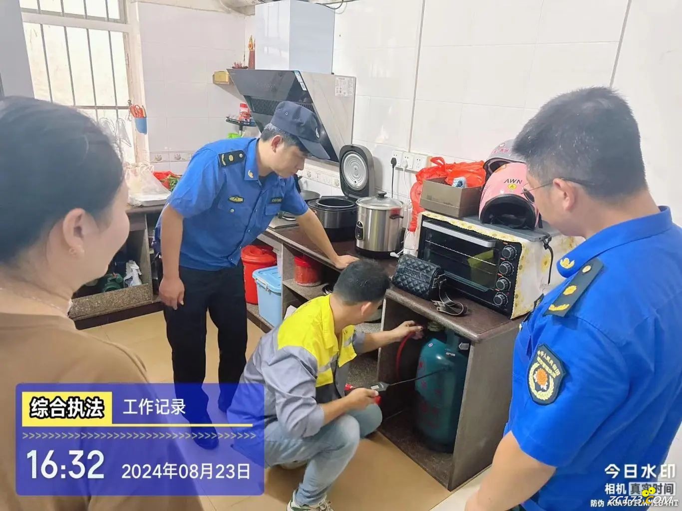 92c635f794fac3b3cc986aba3d7fc463.jpg
