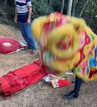 4e0c00054df289ba629ca743a7eeee5e.gif