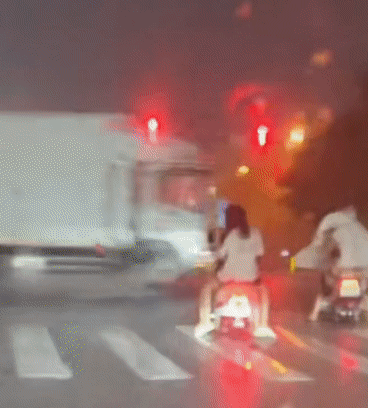 2931e57f33aa88f83874e641fbb9a88e.gif