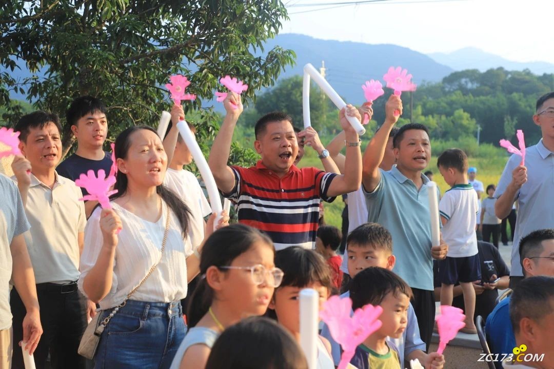 0ef8b59379afcf2c0395aa3ad8d71c5c.jpg